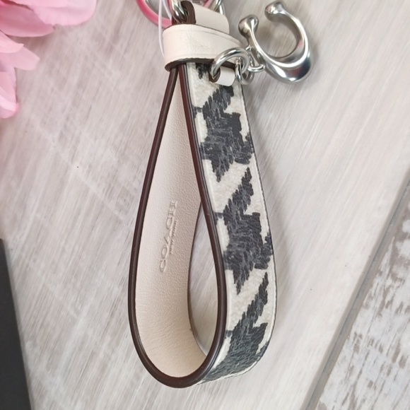 Coach Keyring Houndstooth NWT - Picture 7 of 9